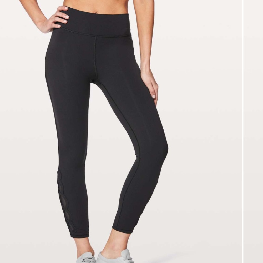 Lululemon Tied To It 7/8 Tight 25" Size 6